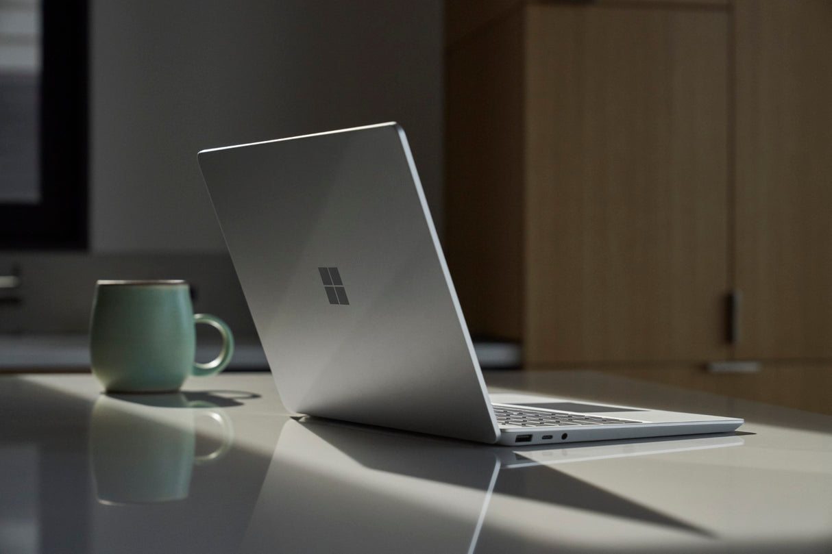 Laptop 5 13inch I5/16/256 En Win11 Commercial